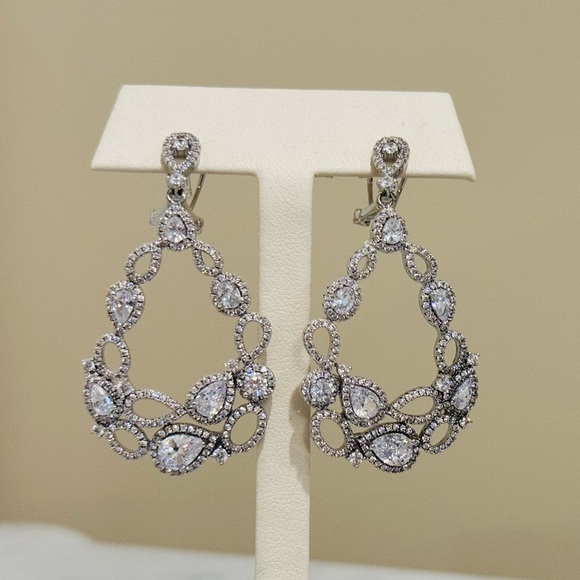 Nadri Jewelry - Crystal Chandelier Earrings 2.5” like new